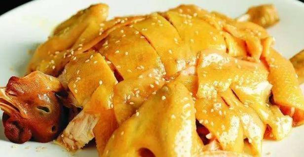 我们山东的婚宴大席,380块钱一桌,包工包料,大家觉得值不值