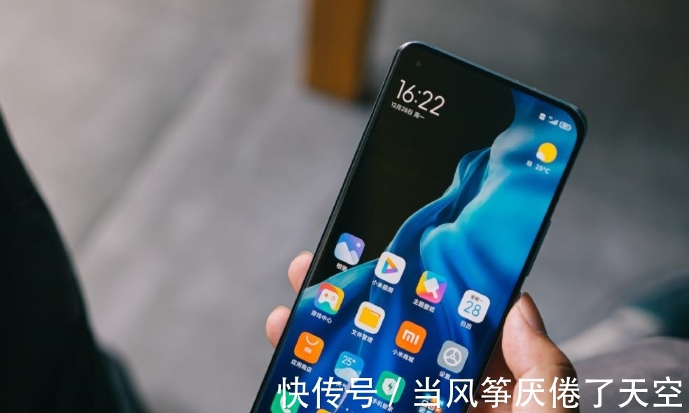 高端机|小米11跌至“新低价”,256GB定价亲民,终于等到了