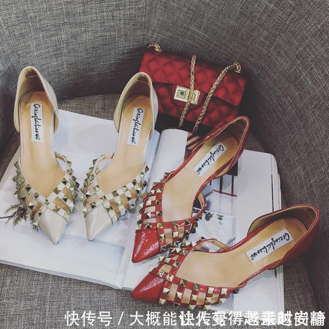 罗马 漂亮女人要懂得拒绝平庸，今年流行铆钉凉鞋，分分钟“扎”你心