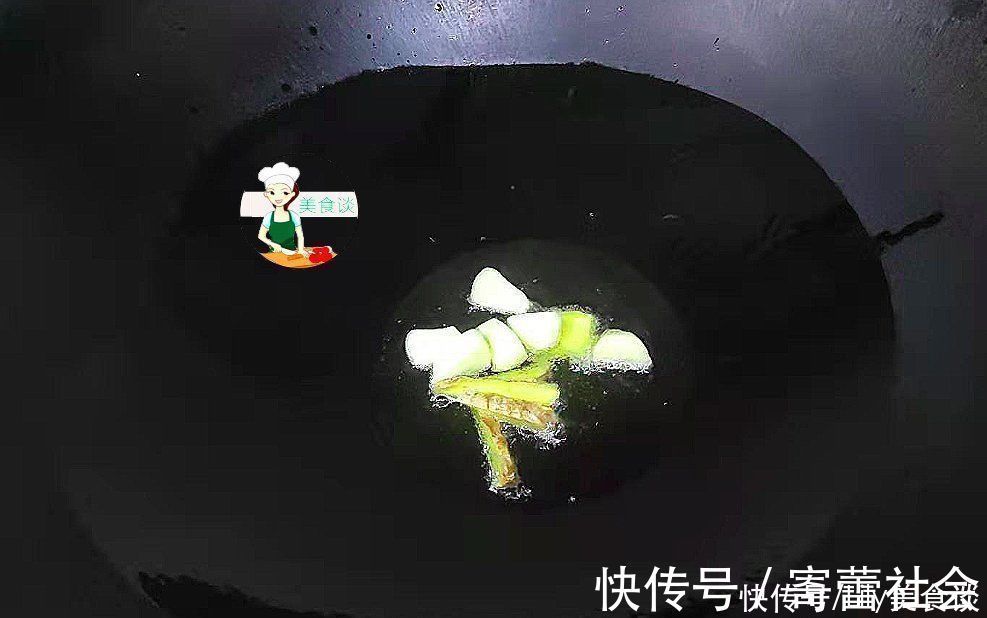 明日进入腊月，这肉记得要多吃，鲜香又营养，炖一锅上桌太鲜美了