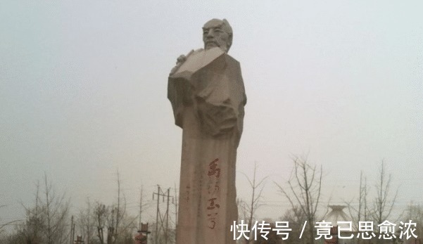 诗歌#白居易夸刘禹锡是诗豪,后人却评论其实写得好的就这一首嘛!