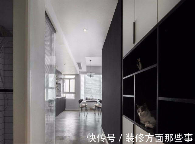 现代|80平黑白灰现代北欧风，黑色床头柜质感满满