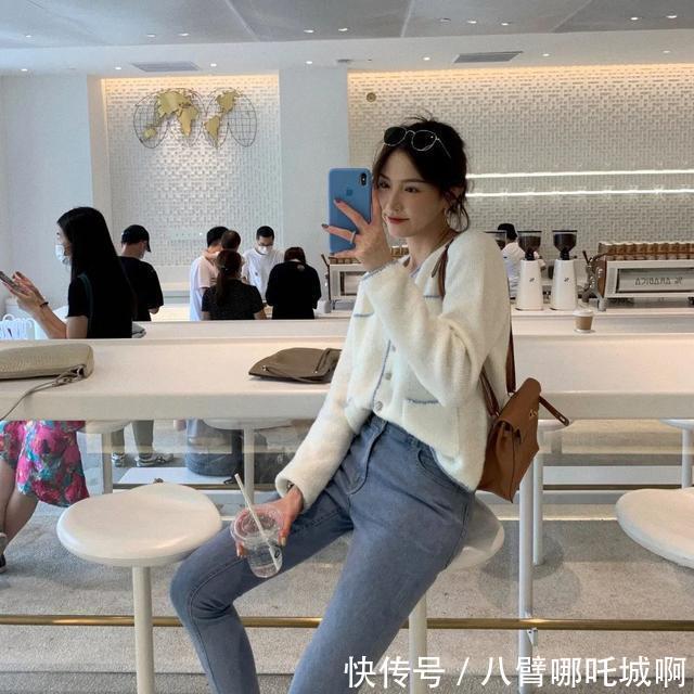 可盐可甜|可盐可甜的早秋搭配,针织衫让你全年美cry!