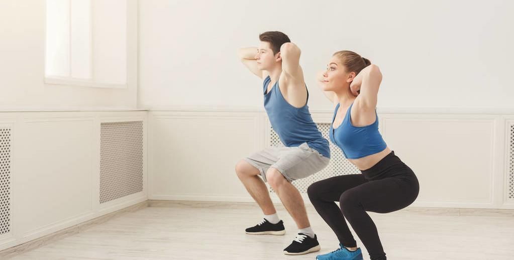 健身房|每天坚持50个深蹲和50个俯卧撑,长期坚持对身体有哪些好处