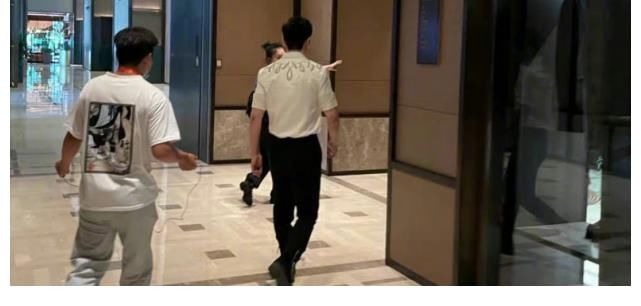 姚安娜|《中餐厅5》开拍，43岁的黄晓明被猛夸少年感，真的不过分吗？