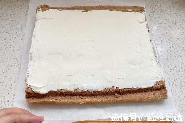 开裂|自制香浓的可可蛋糕卷，做法简单又方便，怎么卷都不开裂