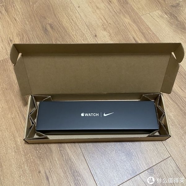 iphone|我的跑步装备 篇一百一十五：完全可以当跑表！Apple Watch S7 Nike 45mm蜂窝版（附与5代对比）