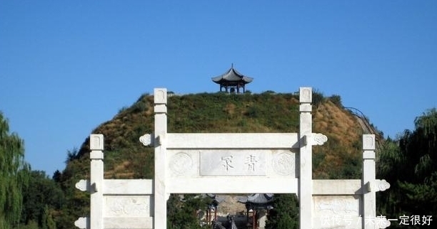 美丽的王昭君为百姓出使塞外,使百姓免于战乱之苦