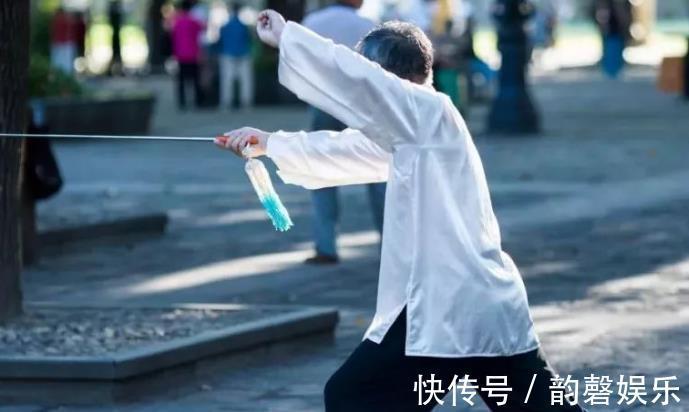 营养物质|百岁老人传授的养生经验,不同年龄不同方法,受益终身