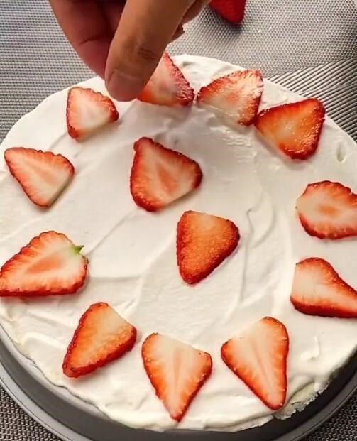 教你用平底锅做千层蛋糕,做法讲解详细,厨房小白也可以一次成功