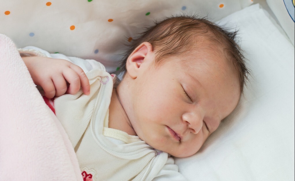 卧位|如何让新生儿睡得好让宝宝睡得安稳有技巧,新手爸妈学起来
