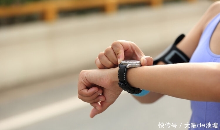 对症治疗|65岁的人，心跳一分钟50次，正常吗？医生告诉您60岁的心跳多少好
