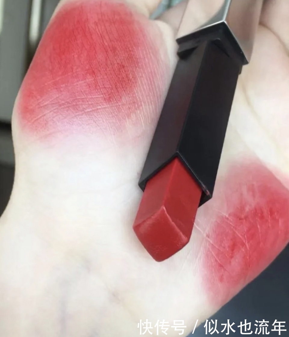 日韩|绿茶系的口红颜色今年真火,显白又奶气,日韩风信手拈来