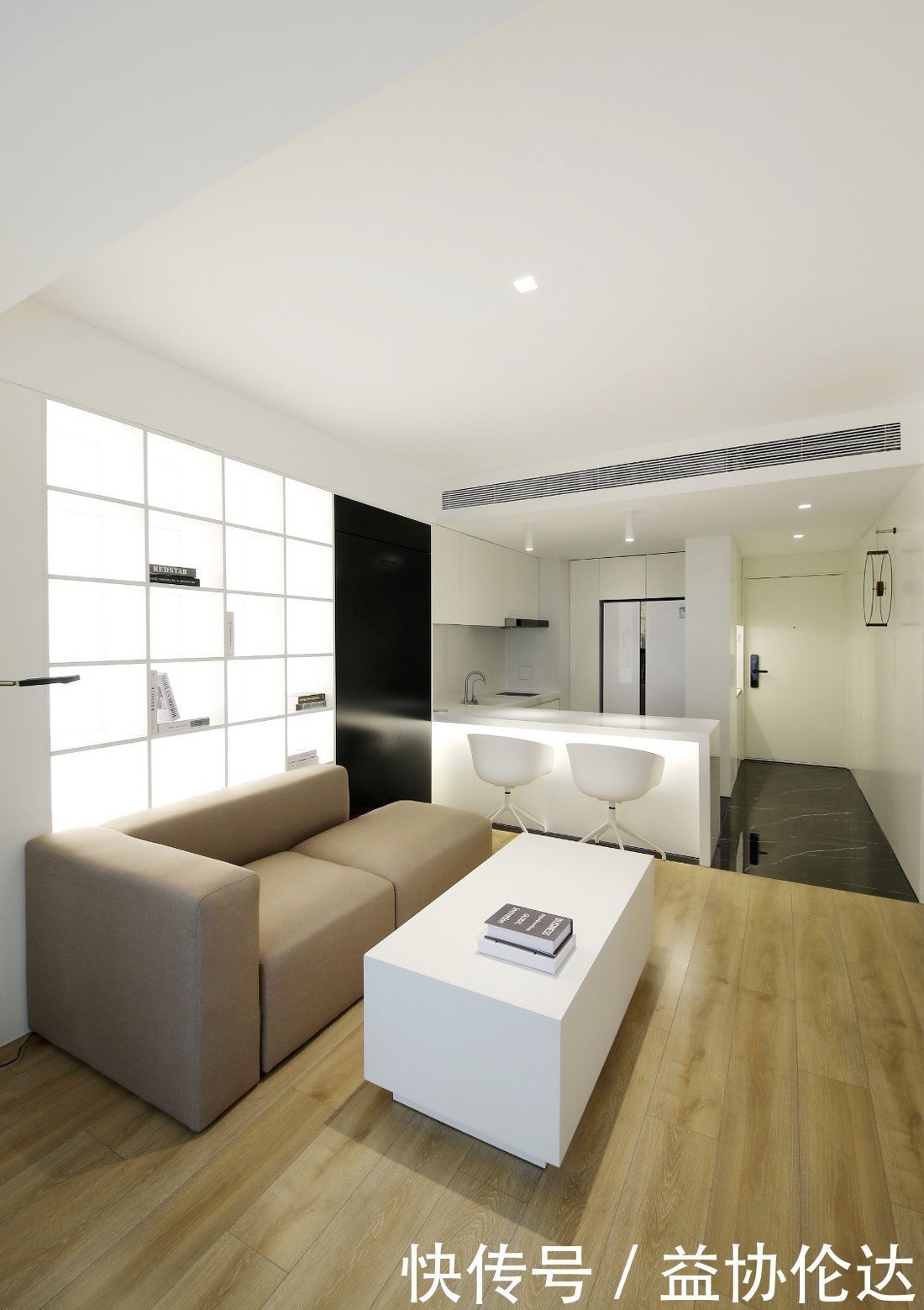 卧室|看了她的46㎡小窝,头一回见卧室装两个门,美观又实用,很聪明