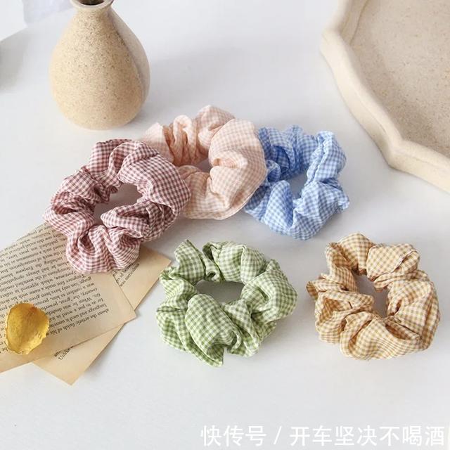 这年头,发型越土越吃香