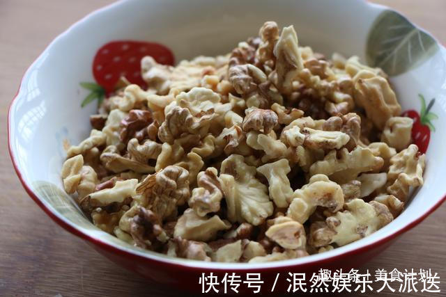 消化|南瓜加1碗核桃，新做法太香，补脑易消化，孩子隔三差五吵着要吃