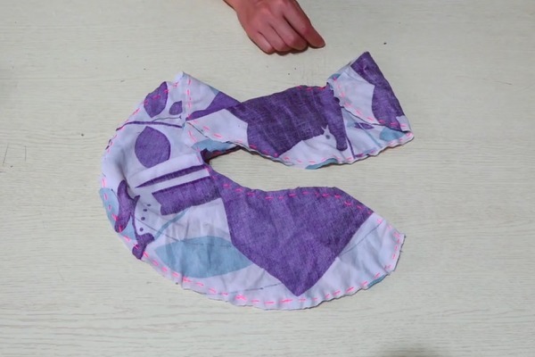 旧床单上扣一个洗脸盆，好多人不知道有啥用，但用过的人都夸好