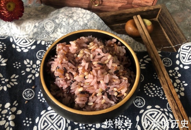 小米粥|立秋后,这3种粗粮建议多吃点,营养美味还不贵,应季而食身体棒