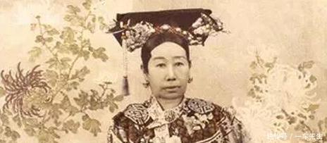 立下|慈禧死的时候立下三个遗嘱,第一个为了她的老情人,第二个太可笑