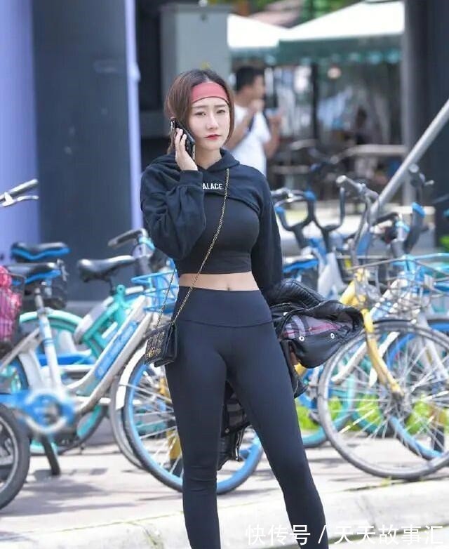 穿搭 华丽典雅的打底裤穿搭既时髦又有腔调,有型有款的身姿,挺拔有型!