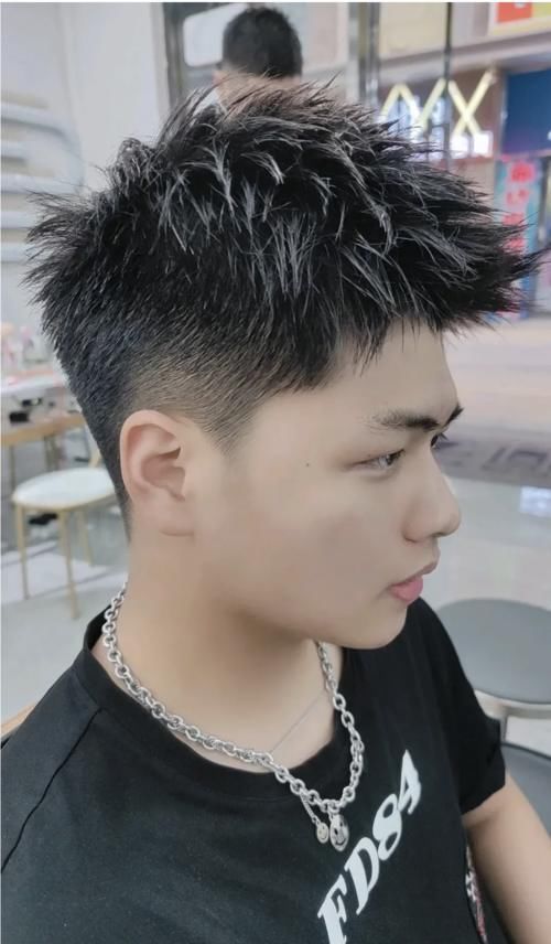 羊毛卷|2021发型别乱剪，又帅又时尚男发来了，想换发型看过来