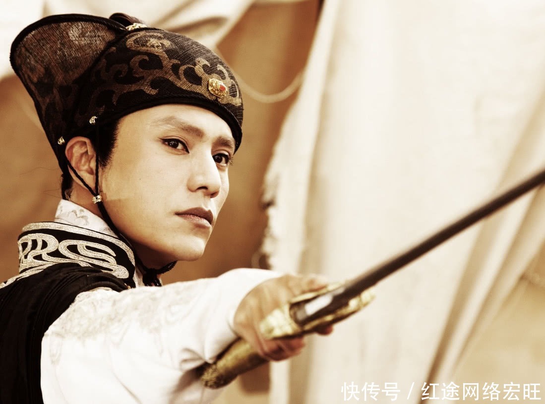 苛刻|清朝的太监是什么地位？制度森严、苛刻，遇到宫女都要绕道而行！