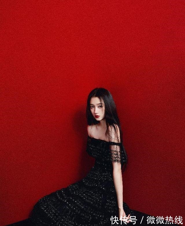 满身|关晓彤才是真正的“漫画腿”，穿抹胸黑色蛋糕裙，尽显超模范十足！