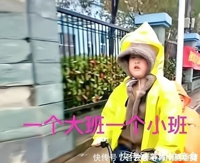 妈妈|大班哥哥冒雨骑车,带小班弟弟上下学,哥哥:妈妈没回来了