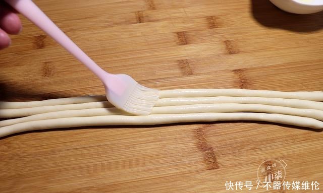 做法|奶香麻花的做法,不发面,不油炸,暄软香甜,比花卷更好吃