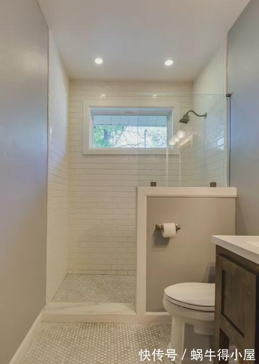 马桶|卫生间但凡不是小到可怜，能砌半墙就砌半墙，图的就是5个好处