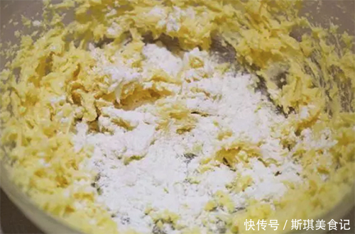 操作|葡萄干奶酥的家常做法,操作简单,奶香浓郁,酥香美味!