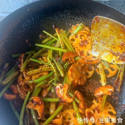 花生米|舌尖上的中国，家常自制烤鱼能占一席之地