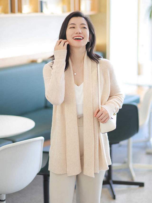 我们不一样|优雅不分年龄,条纹衬衫搭配阔腿裤显高又显瘦,还能提升气质感