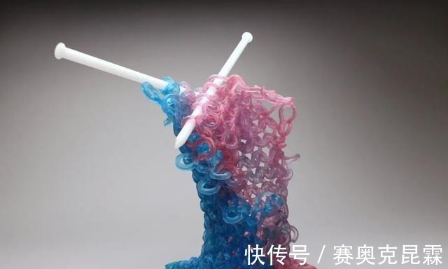 色彩#她是用玻璃雕塑“织毛衣”的第一人,这质感极其逼真!手太牛逼了
