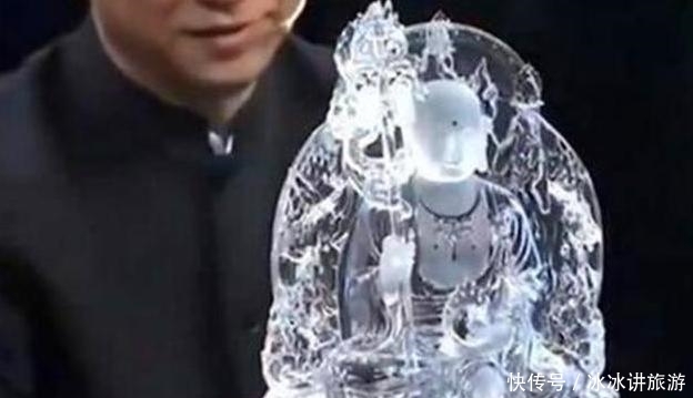 供奉|女子带家里供奉的菩萨鉴宝,关灯后专家拿手电一照:无需鉴定了