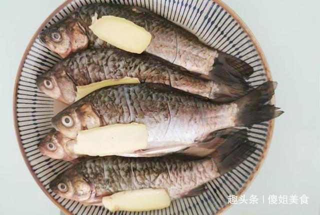 无论煮什么鱼汤,最忌直接下锅煮,少了这1步,鱼汤不鲜,腥味重