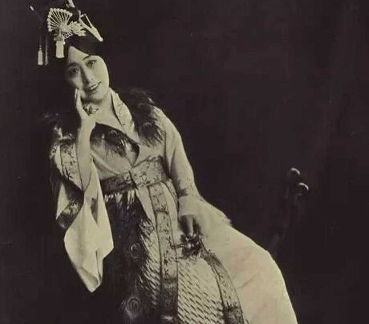 慈禧太后|慈禧太后获一双新鞋,宫女穿上后很是痛苦,现代人却经常穿