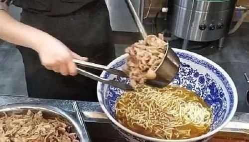 卖到|“天价”面摊,一碗面条竟卖到上百元,为什么去吃过的人都说值?