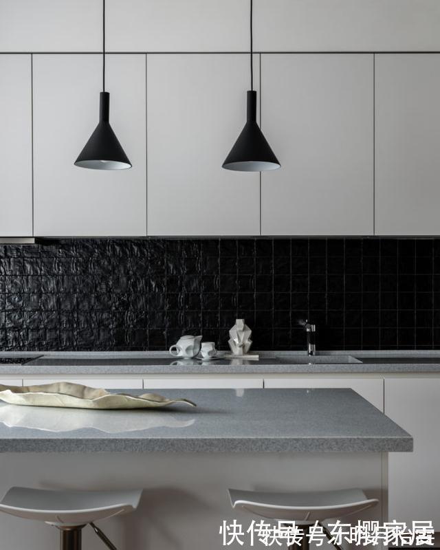 小房子|一个人独居52平,不在乎小,安静舒适就好,卧室不到8㎡塞间书房