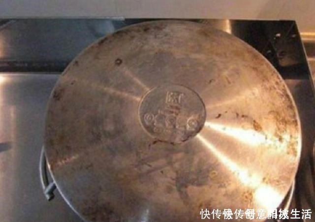 百洁布|不锈钢锅用久了,黄渍厚又脏跟家政阿姨偷学一招,火速干净如新!