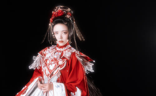 平安京|当日本“公主切”遇上中国婚服，本以为会违和，没想到这么好看