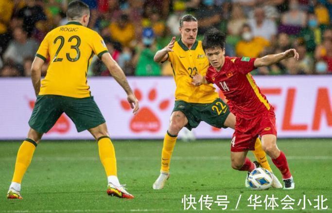 沙特|1-1!2-0!世预赛迎转折,亚洲第一倒下,21分仍出局,国足有想法