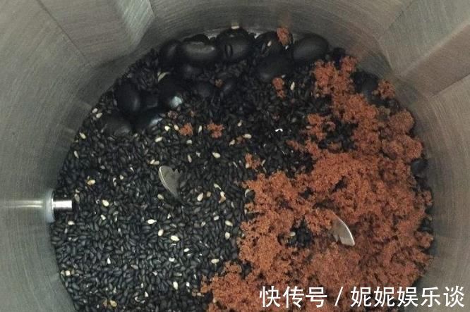 桑葚|黑豆是天然“黄体酮”，5种吃法简单又好做，养颜护肤显年轻