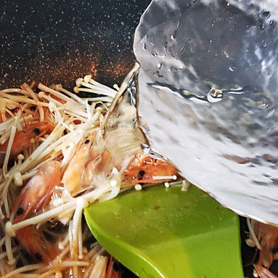 虾油菌菇豆腐煲