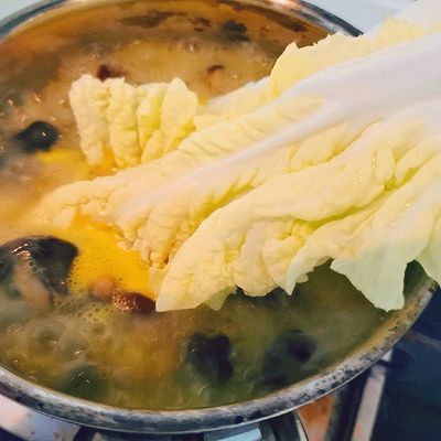 海参菌菇花胶鸡浓汤