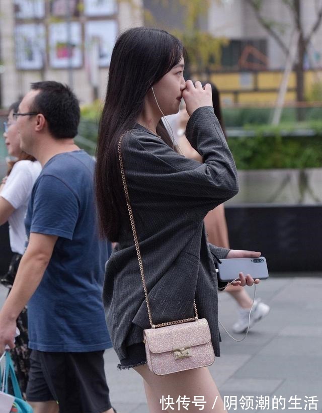 裤子 姐姐穿的裤子，不时髦，剪裁别致！