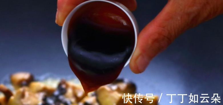 用蚝油时,要避开4个错误做法,有些人常弄错,建议了解清楚再用!