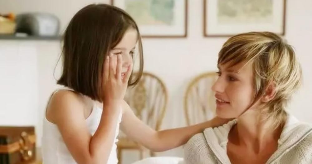 父母|“我被人打了”,孩子被欺负后,父母不同反应让孩子走向不同人生