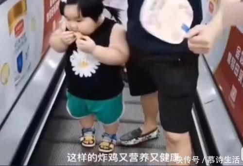 缺德|3岁女童被父母喂成70斤,当成主播挣钱,网友缺德父母