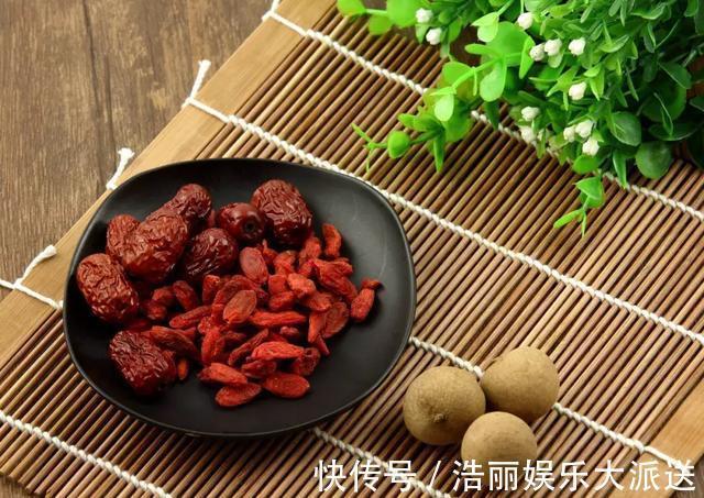 桂圆补气血、助睡眠、养脾胃,是初秋人参果!泡茶煲汤生吃都好